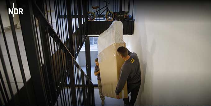 Umzugsprofis bei der Arbeit